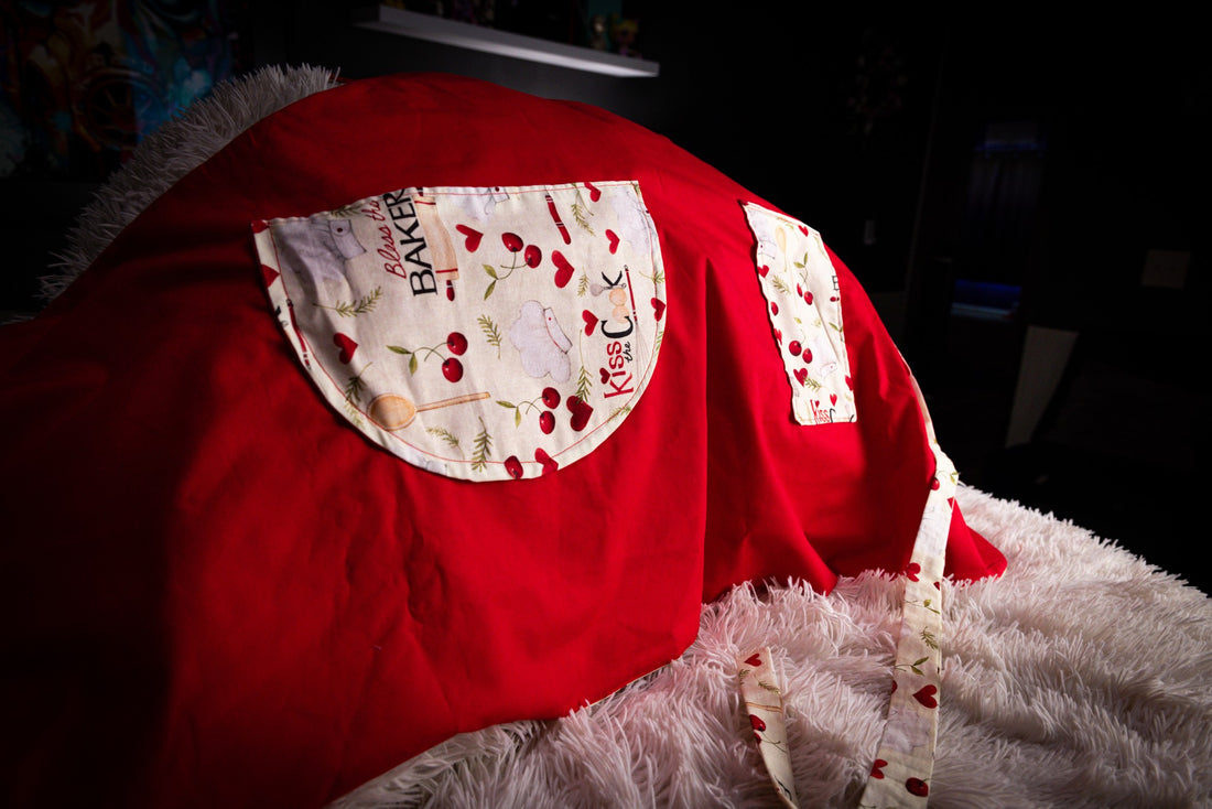 Reversible "Kiss The Cook" Design Apron with Pockets