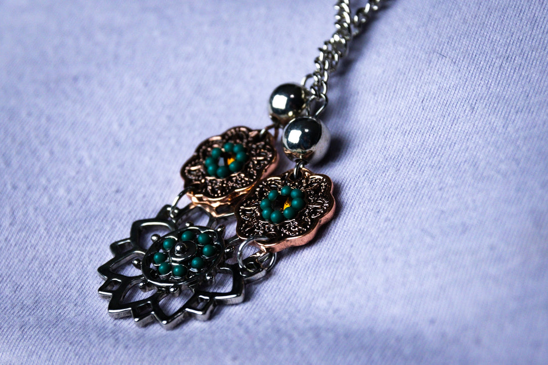Luxury Flower Necklace and Earring Set with Green Stone