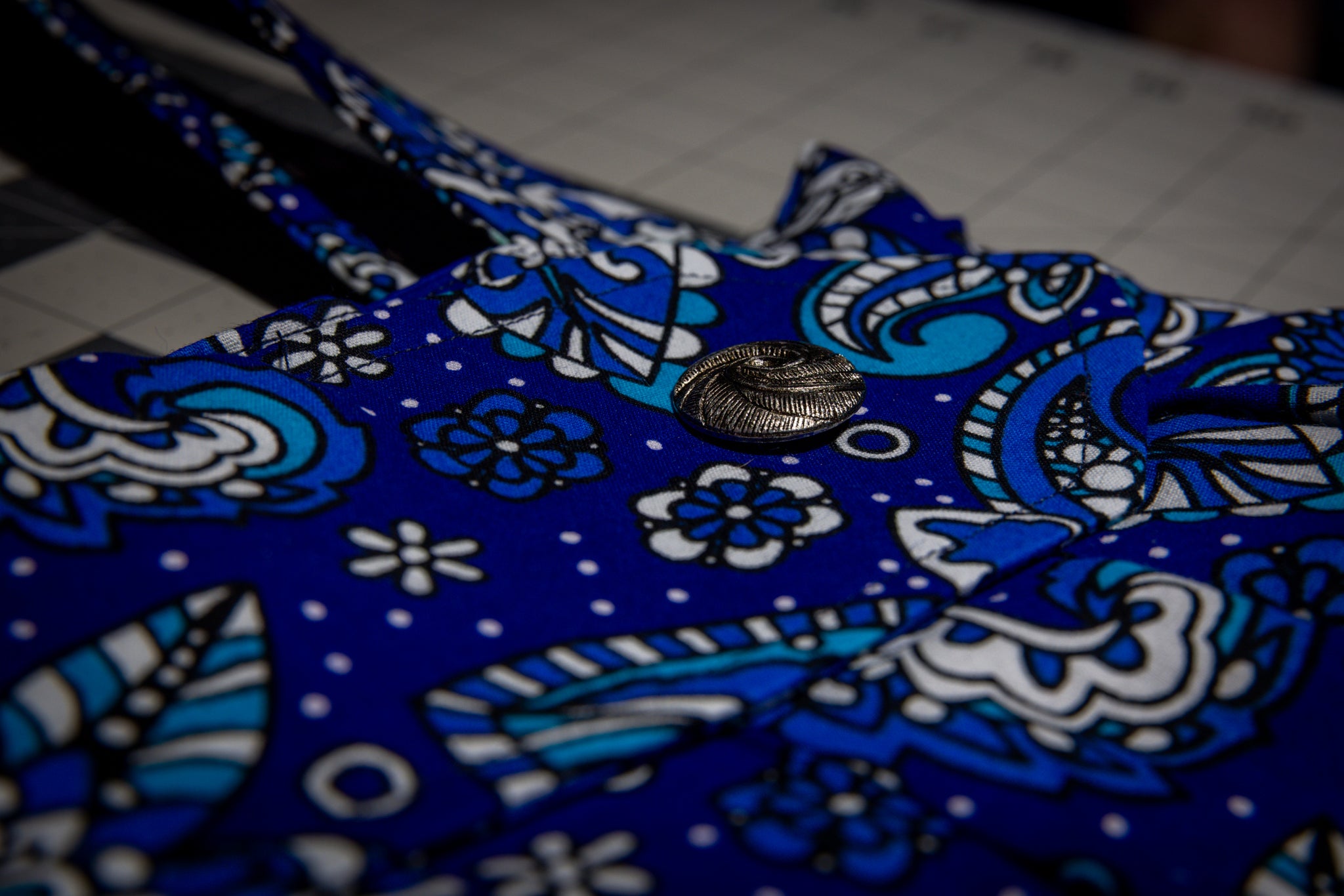 Blossom Breeze Tote - The Floral Beauty Bag